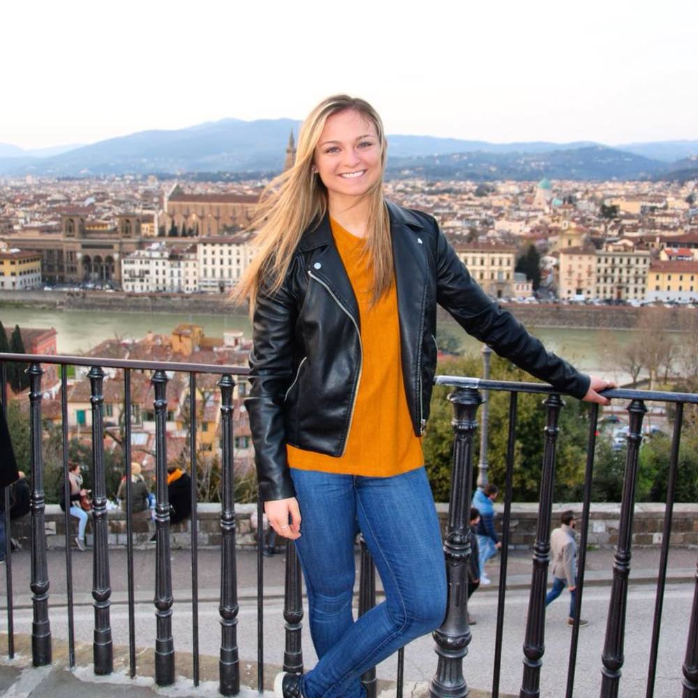 Meet your Posher, Sarai